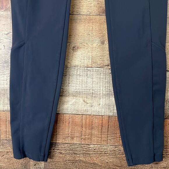 Athleta Metro High Waisted Leggings Side Pockets Back Pockets Gray Size Small - Picture 3 of 9